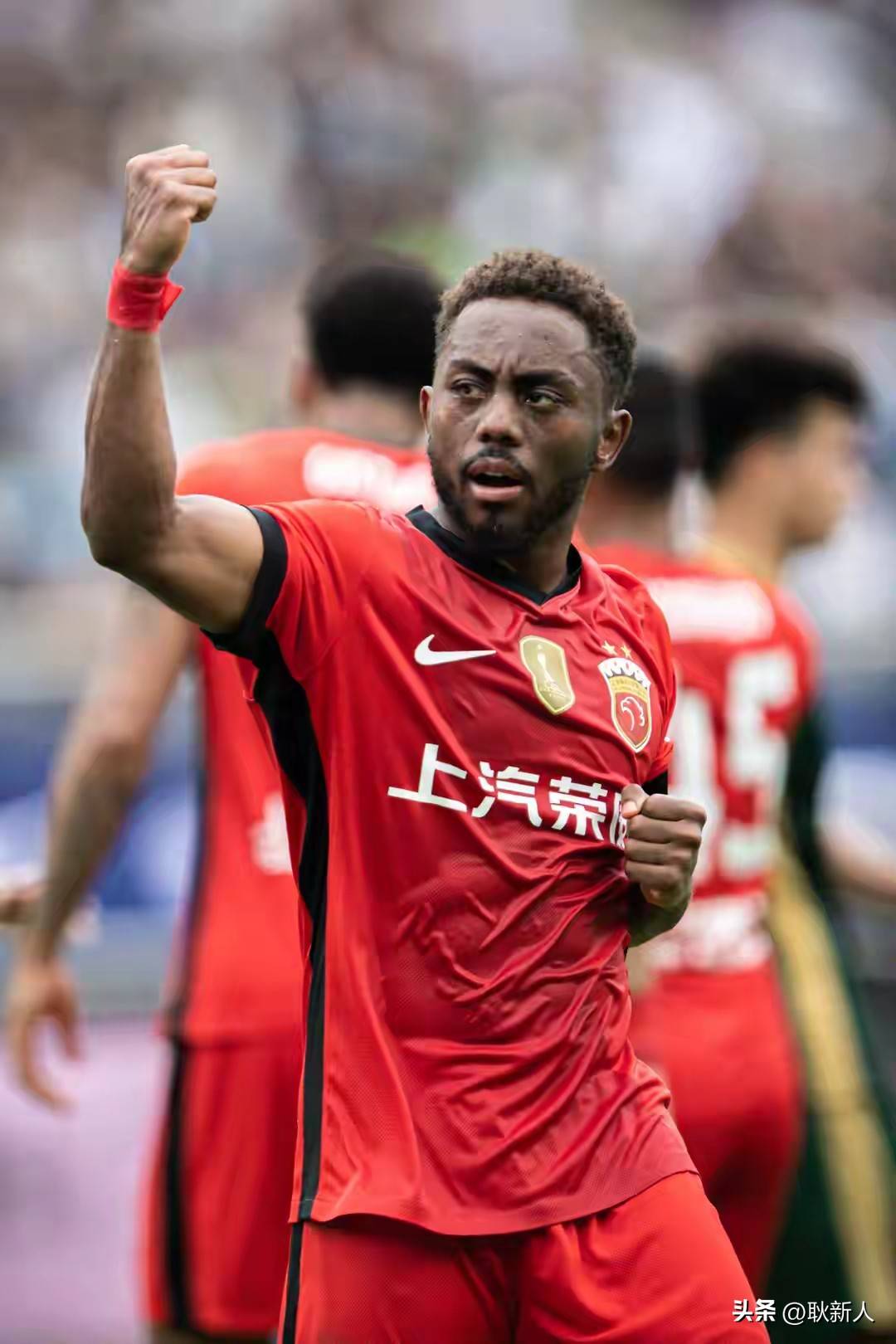 竞博电子- 成都蓉城围绕CBA常规赛调整名单里昂门线救险备战英超，网友：风云突变费耶诺德国际比赛日队长鼓劲